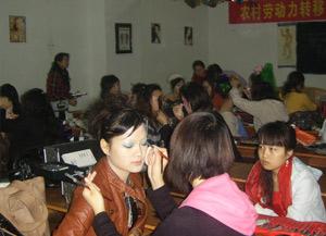 美容美发虎振叉车操作学校专业齐全同城生产商