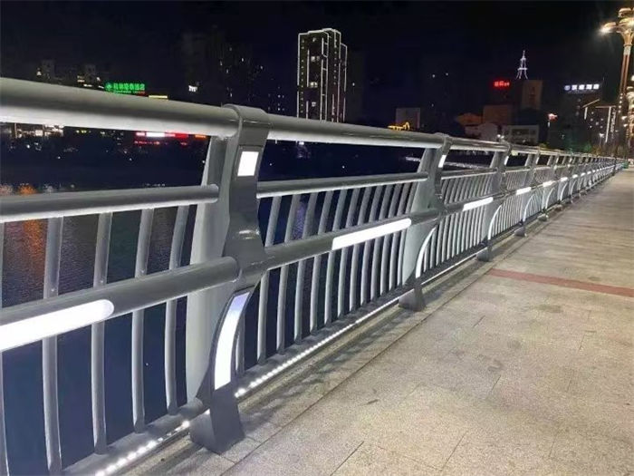 道路护栏厂家厂家，规格全品质服务诚信为本