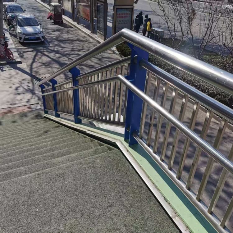 防撞护栏锌钢护栏厂家采购