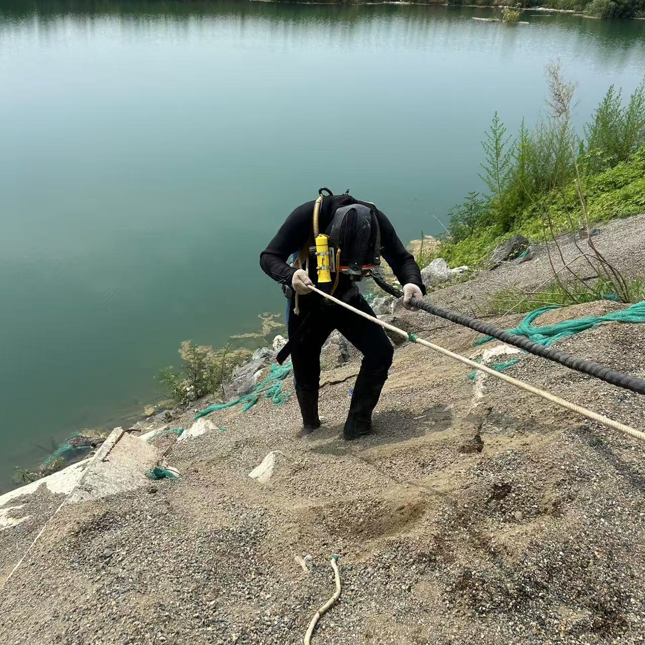 水下钻孔稳固彻底收费合理