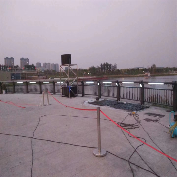 不锈钢复合管桥梁护栏厂家报价货源充足