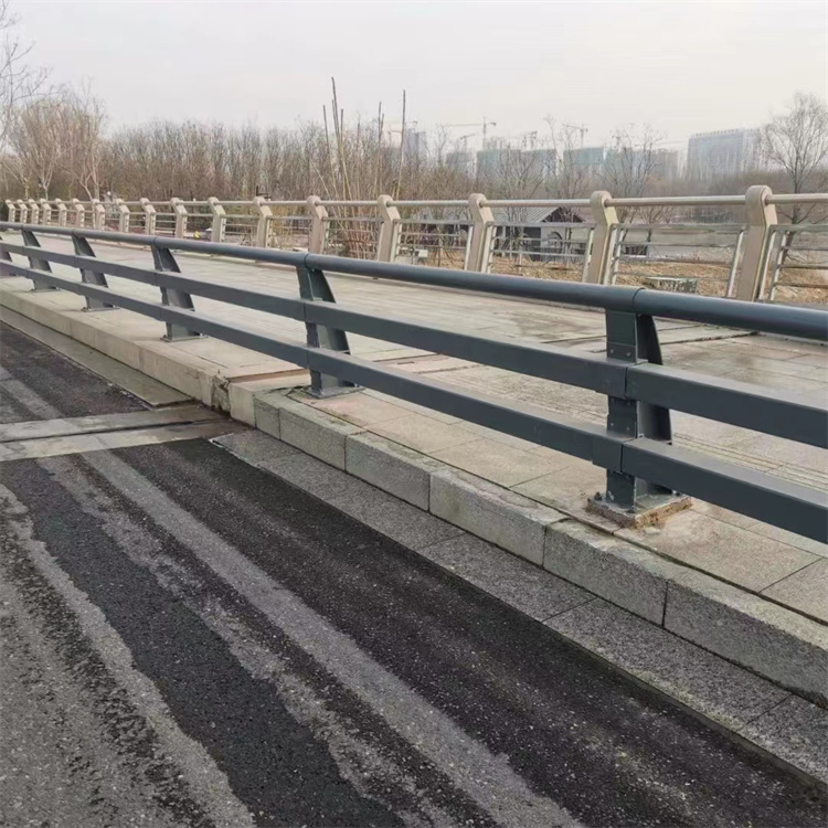 不锈钢碳素钢复合圆管厂家定做