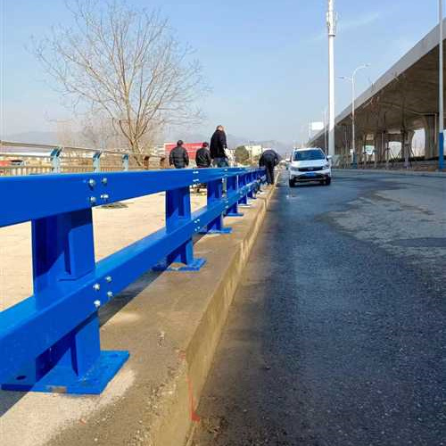 泉州(本地)护栏,镀锌波形护栏支持定制