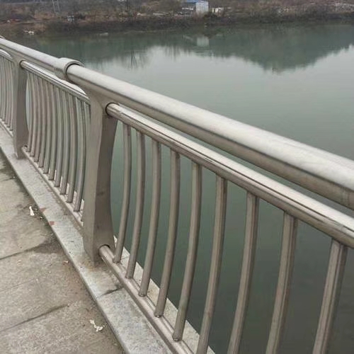 不锈钢复合管河道护栏栏杆真诚合作应用范围广泛