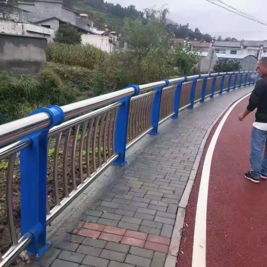 不锈钢复合管不锈钢护栏栏杆优选原材诚信厂家