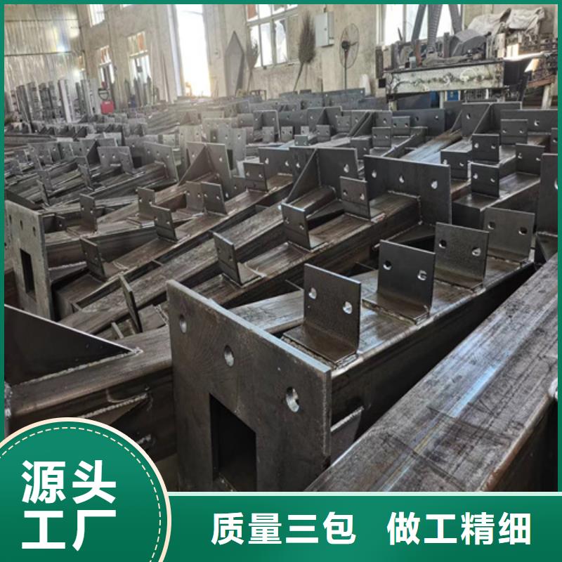 ​护栏_市政道路防护栏工艺成熟大量现货