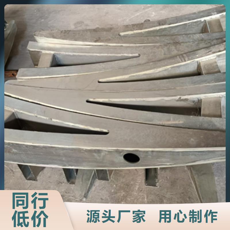 护栏立柱,河堤护栏精工细致打造对质量负责