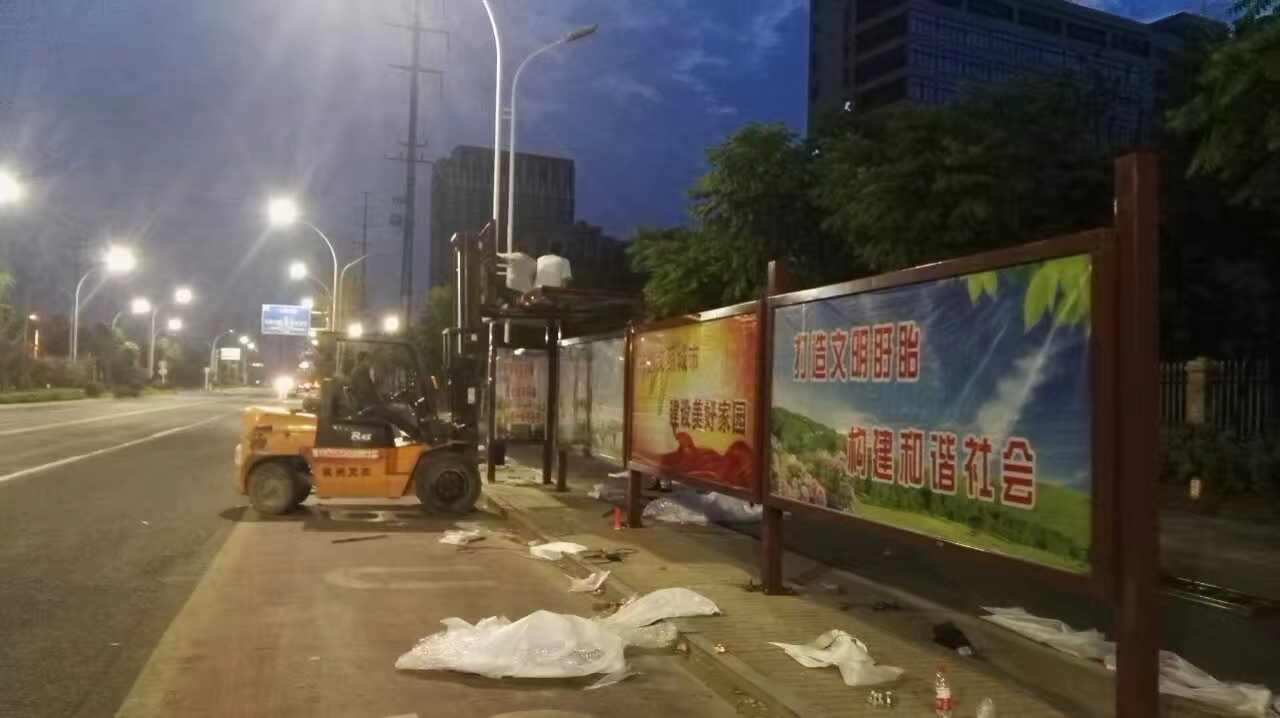 公交站台候车亭实力老厂当地服务商
