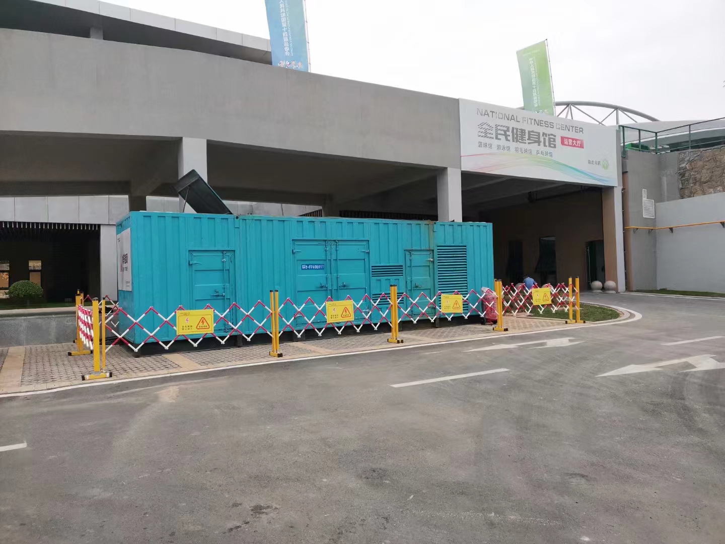 发电机出租租赁发电机电缆线出租备用电源出租应急发电机出租200KW发电车出租解决方案全市24小时服务