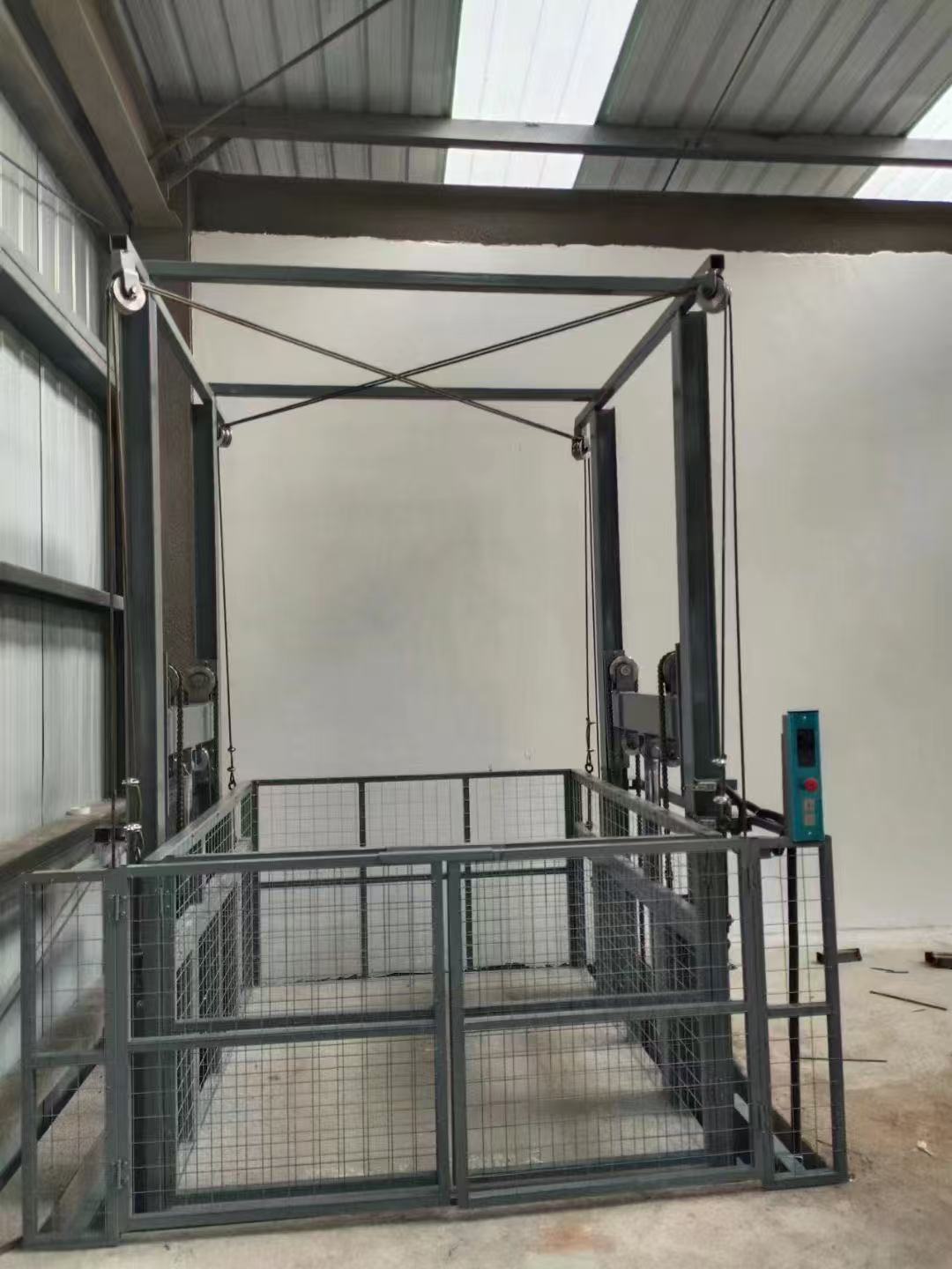 导轨式链条货物升降机厂家低价货源