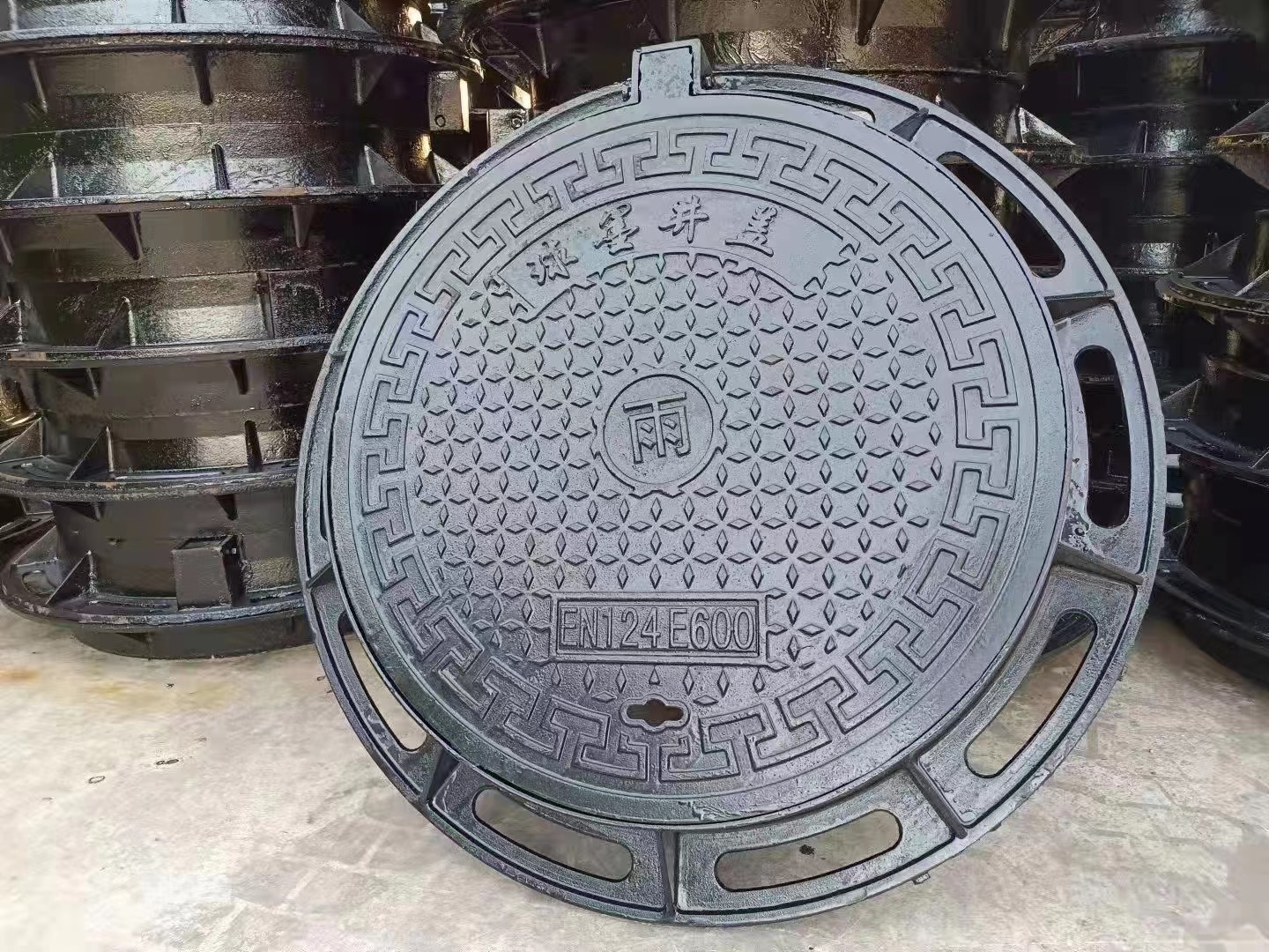 E600重型球墨铸铁井盖型号齐全售后无忧服务周到