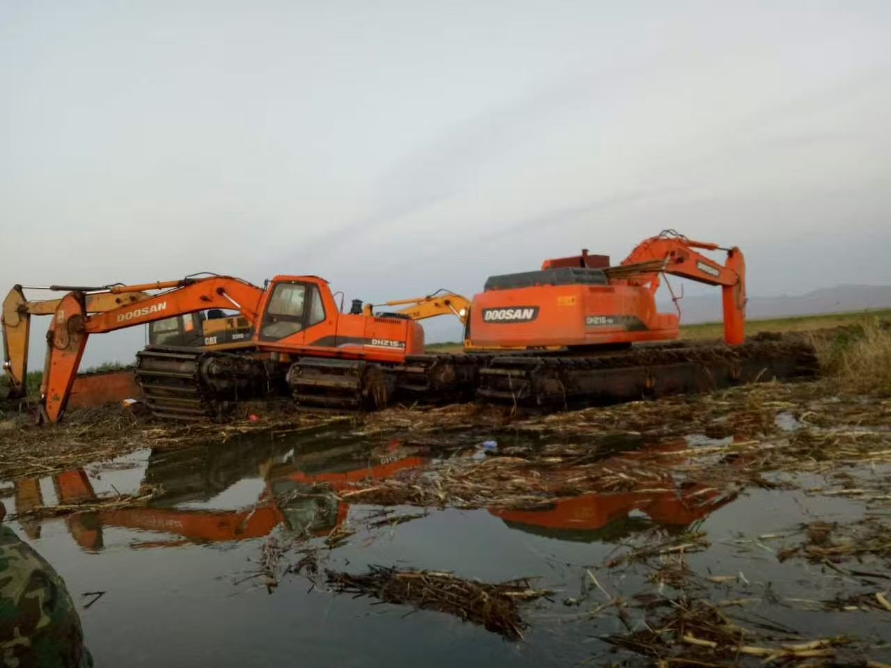 水上挖掘机出租规格