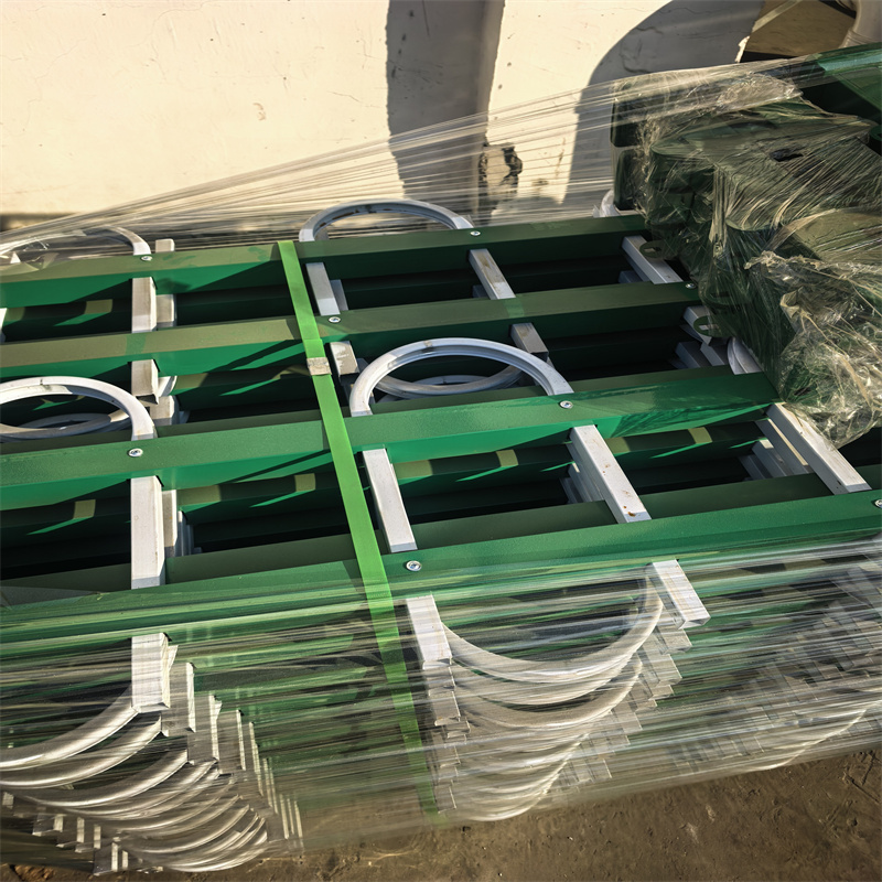 锌钢草坪护栏蓝白色草坪护栏工艺成熟